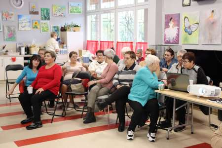 Seniorzy jutra. Młodsi i starsi we wspólnym działaniu i edukacji #8